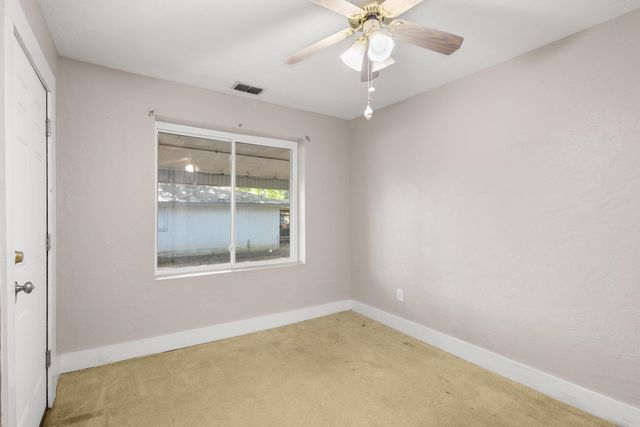 206 E Sedberry Street, Jefferson, TX 75657