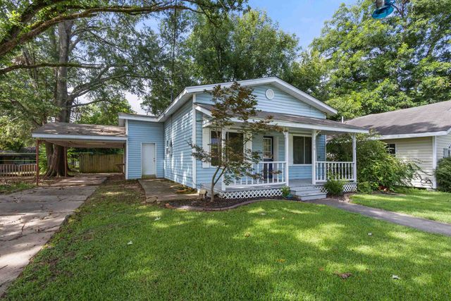 206 E Sedberry Street, Jefferson, TX 75657