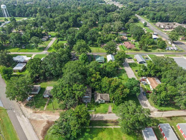 206 E Sedberry Street, Jefferson, TX 75657
