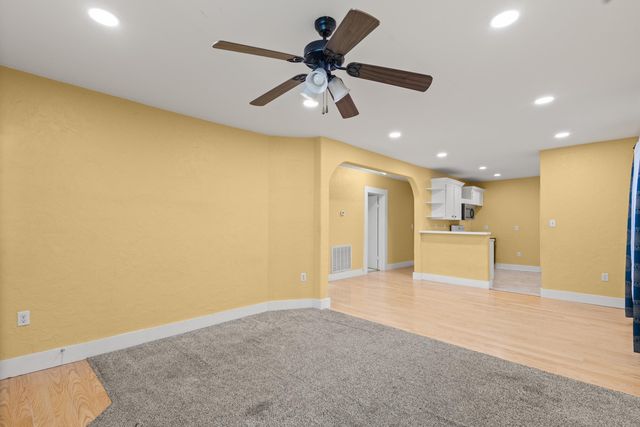 206 E Sedberry Street, Jefferson, TX 75657