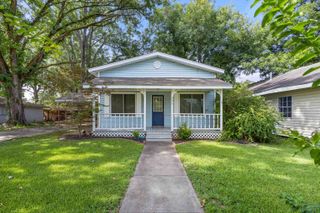 206 E Sedberry Street, Jefferson, TX 75657