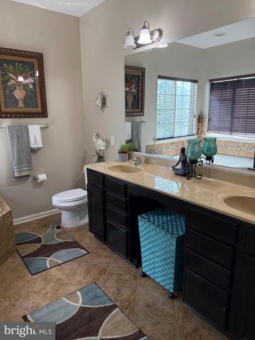 1037 SUFFOLK DR, Williamstown, NJ 08094