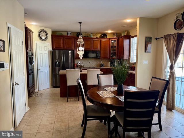 1037 SUFFOLK DR, Williamstown, NJ 08094