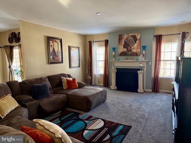 1037 SUFFOLK DR, Williamstown, NJ 08094