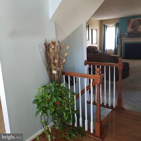 1037 SUFFOLK DR, Williamstown, NJ 08094