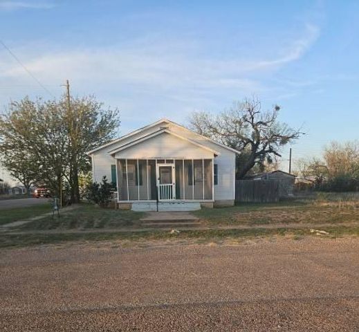 1310 N 7th Street, Ballinger, TX 76821