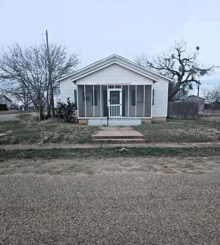 1310 N 7th Street, Ballinger, TX 76821