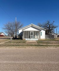 1310 N 7th Street, Ballinger, TX 76821