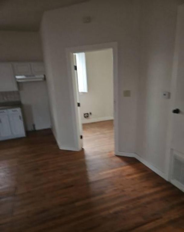 Image 10 of property listing at 1310 N 7th St, Ballinger, TX 76821