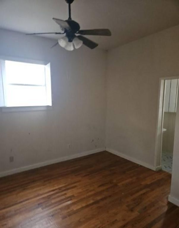 Image 11 of property listing at 1310 N 7th St, Ballinger, TX 76821