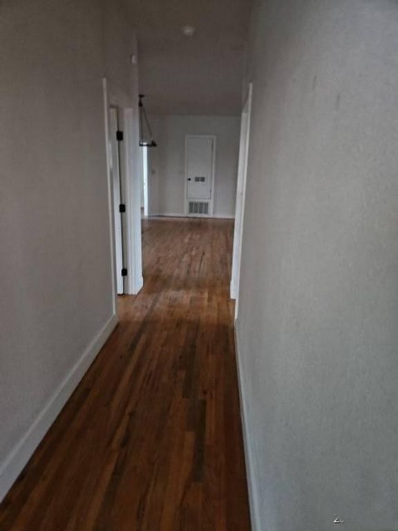 Image 3 of property listing at 1310 N 7th St, Ballinger, TX 76821