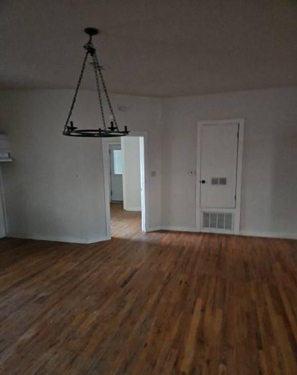 Image 6 of property listing at 1310 N 7th St, Ballinger, TX 76821