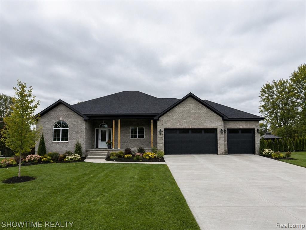 68125 Lake Angela Drive, Richmond, MI 48062