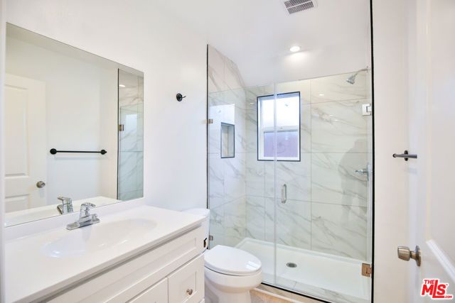 5517 Lavinia Avenue, Lynwood, CA 90262