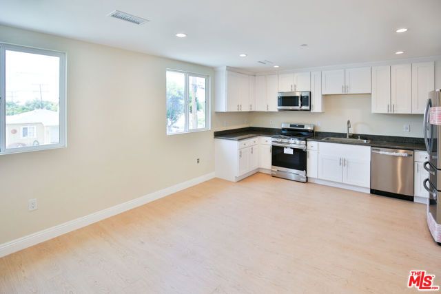 5517 Lavinia Avenue, Lynwood, CA 90262