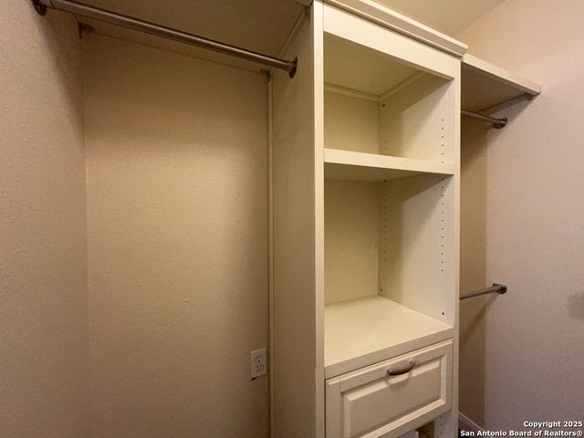 6734 Honeyridge Lane, San Antonio, TX 78239