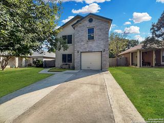6734 Honeyridge Lane, San Antonio, TX 78239