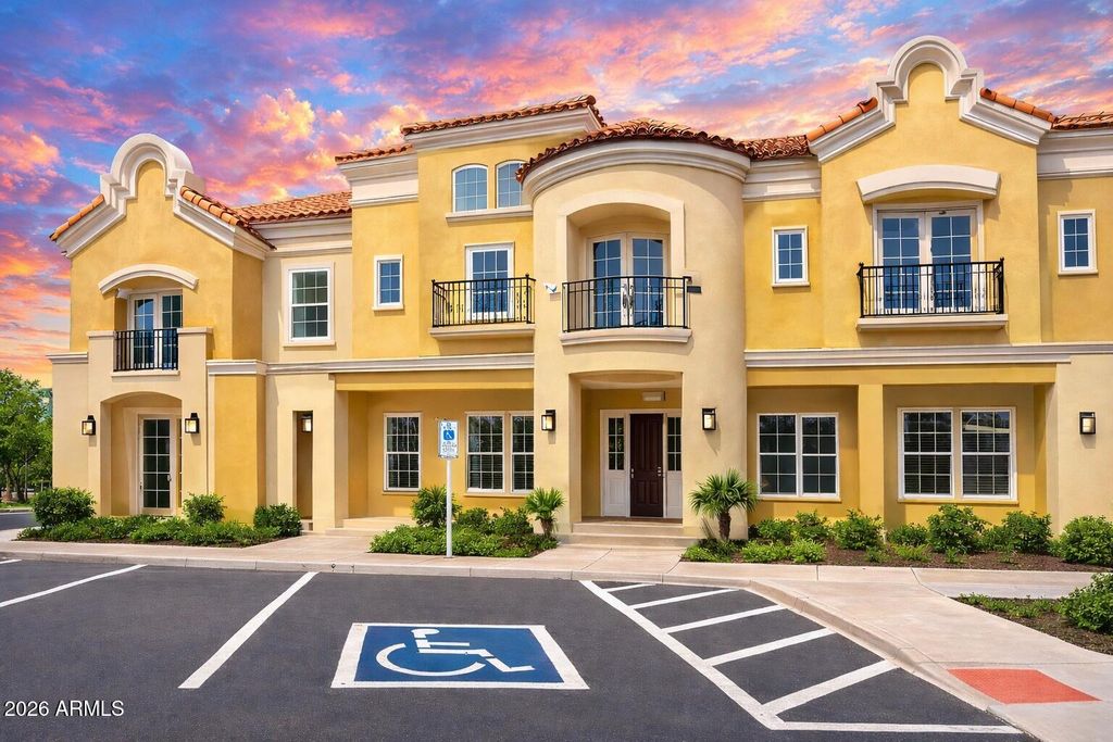 Image 1 of property listing at 121 N CALIFORNIA Street 29, Chandler, AZ 85225