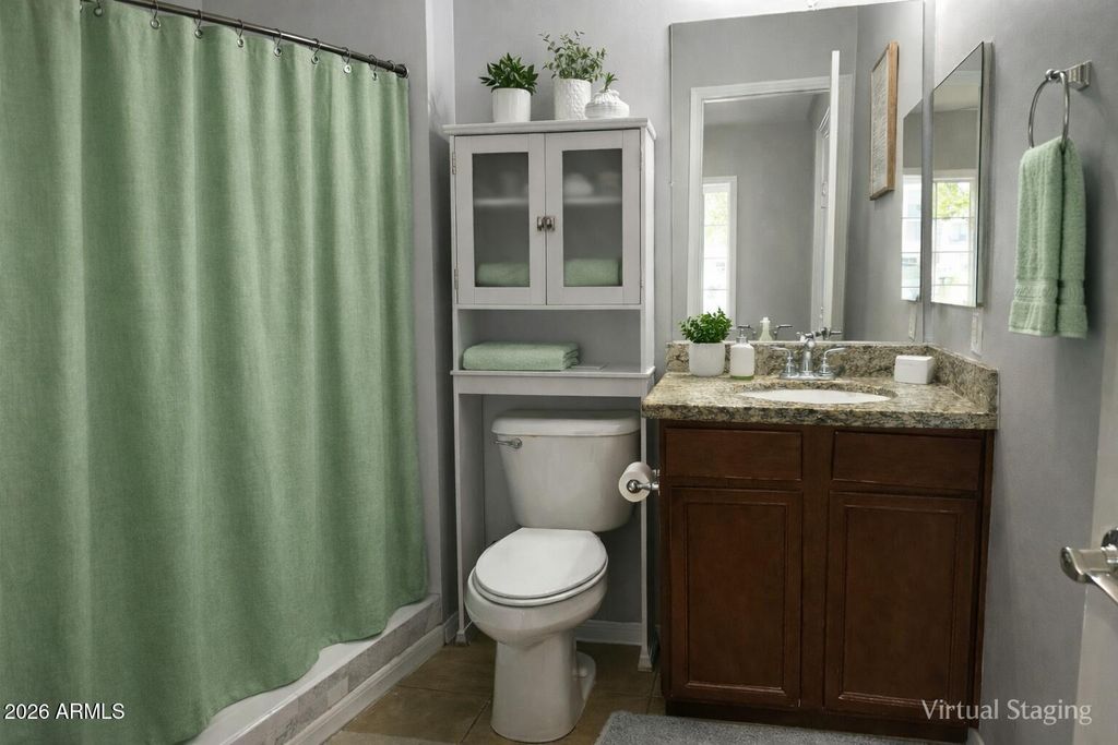 Image 11 of property listing at 121 N CALIFORNIA Street 29, Chandler, AZ 85225