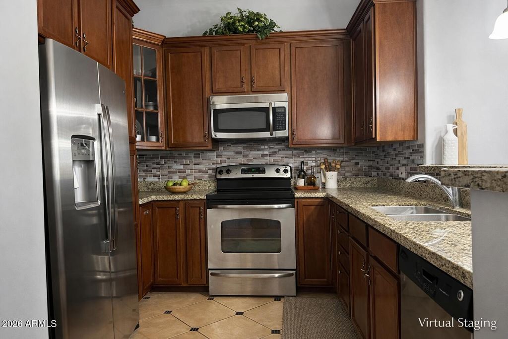 Image 4 of property listing at 121 N CALIFORNIA Street 29, Chandler, AZ 85225