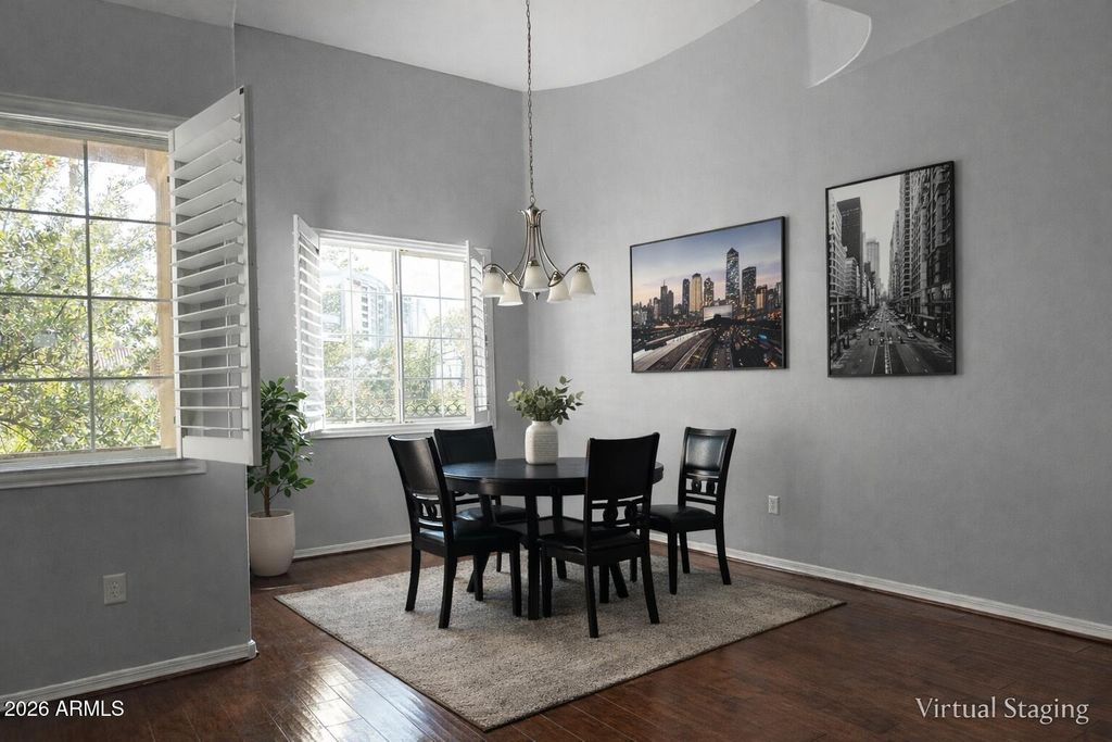 Image 5 of property listing at 121 N CALIFORNIA Street 29, Chandler, AZ 85225