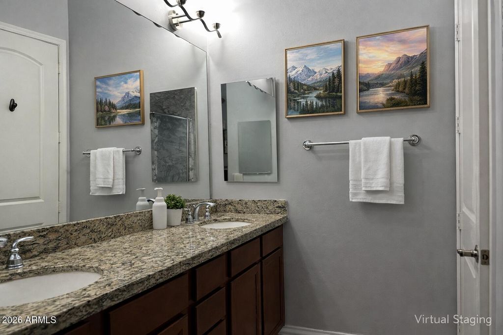 Image 8 of property listing at 121 N CALIFORNIA Street 29, Chandler, AZ 85225