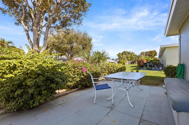 275 High Point Court D, Boynton Beach, FL 33435