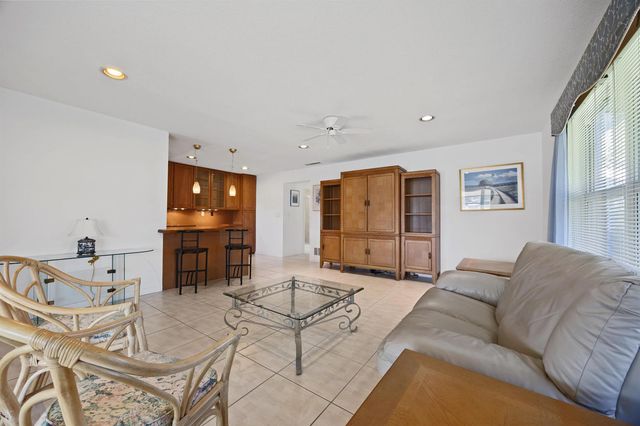 275 High Point Court D, Boynton Beach, FL 33435
