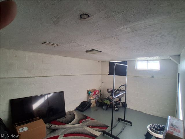 5910 Velma Avenue, Parma, OH 44129