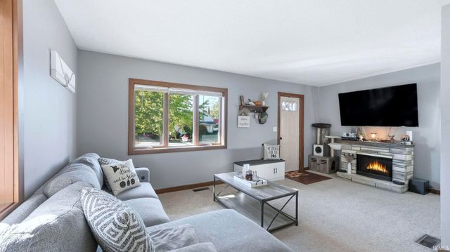 372 N Line Street, Columbia City, IN 46725