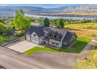 2545 E 18TH St, The Dalles, OR 97058