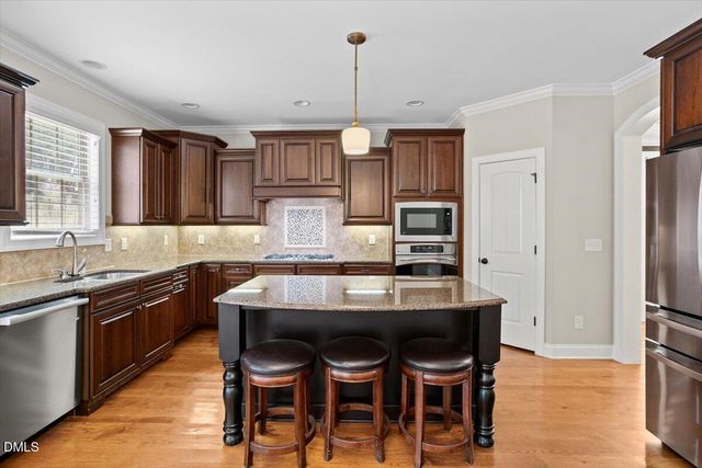 504 Simbury Glen Court, Cary, NC 27519