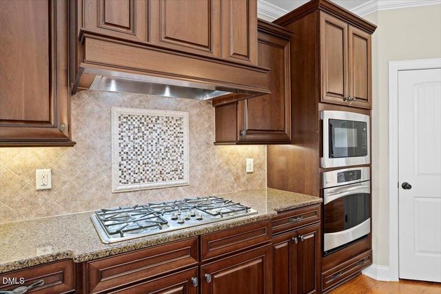 504 Simbury Glen Court, Cary, NC 27519