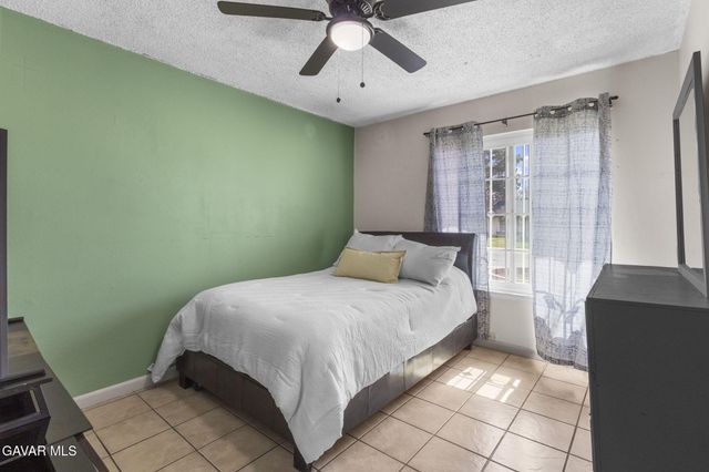 707 E Avenue J4, Lancaster, CA 93535