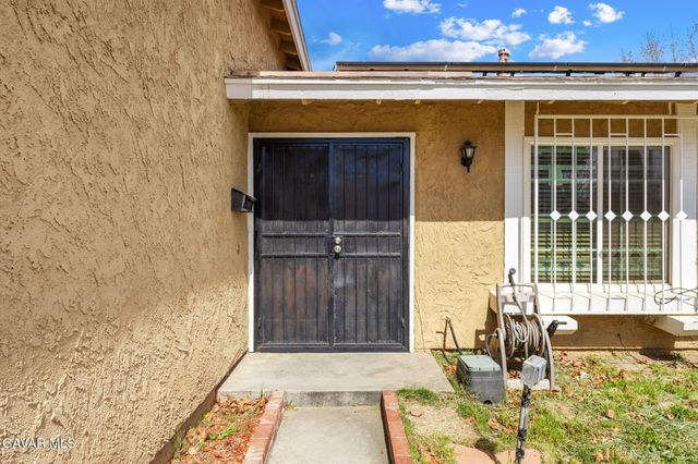 707 E Avenue J4, Lancaster, CA 93535