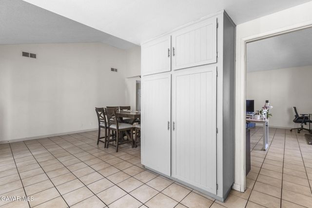 707 E Avenue J4, Lancaster, CA 93535