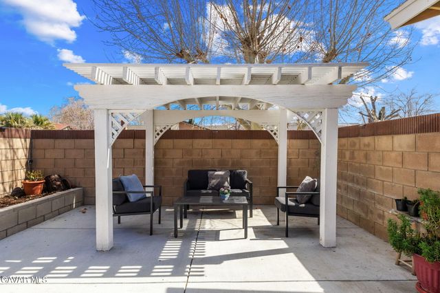 707 E Avenue J4, Lancaster, CA 93535