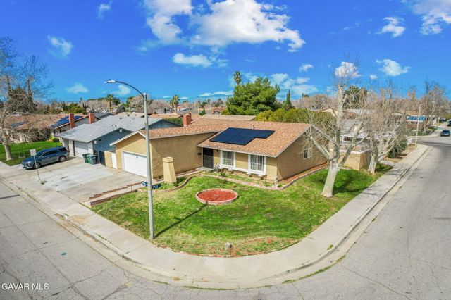 707 E Avenue J4, Lancaster, CA 93535