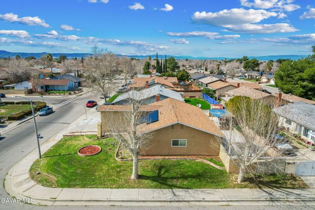 707 E Avenue J4, Lancaster, CA 93535