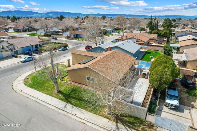 707 E Avenue J4, Lancaster, CA 93535