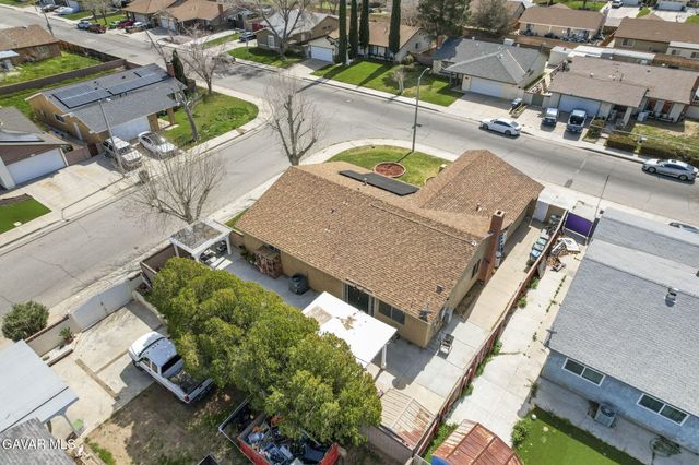 707 E Avenue J4, Lancaster, CA 93535