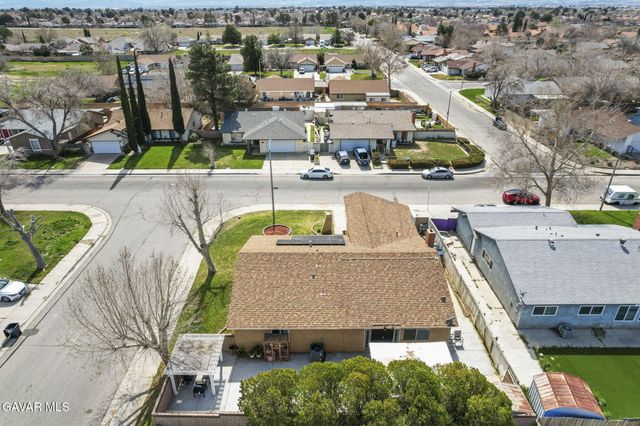 707 E Avenue J4, Lancaster, CA 93535