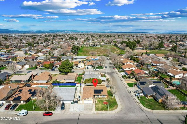 707 E Avenue J4, Lancaster, CA 93535