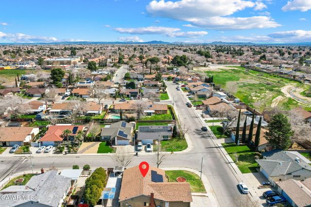 707 E Avenue J4, Lancaster, CA 93535