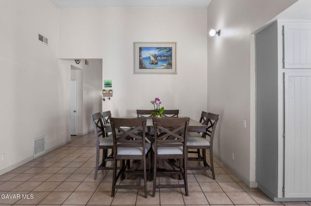 707 E Avenue J4, Lancaster, CA 93535