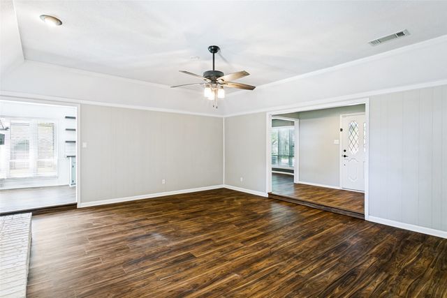 333 W Louella Drive, Hurst, TX 76054
