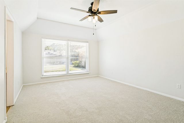 333 W Louella Drive, Hurst, TX 76054