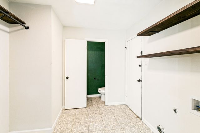 333 W Louella Drive, Hurst, TX 76054