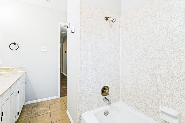 333 W Louella Drive, Hurst, TX 76054