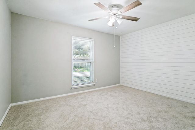 333 W Louella Drive, Hurst, TX 76054